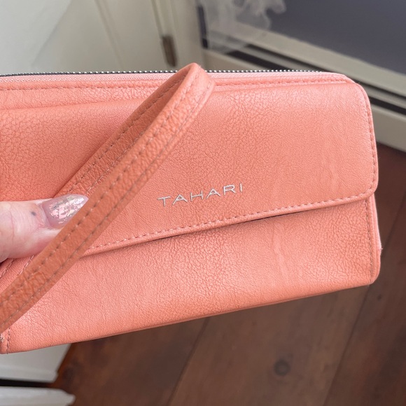 Tahari Coral Pink Leather Wristlet Clutch Wallet BN new - Picture 7 of 9